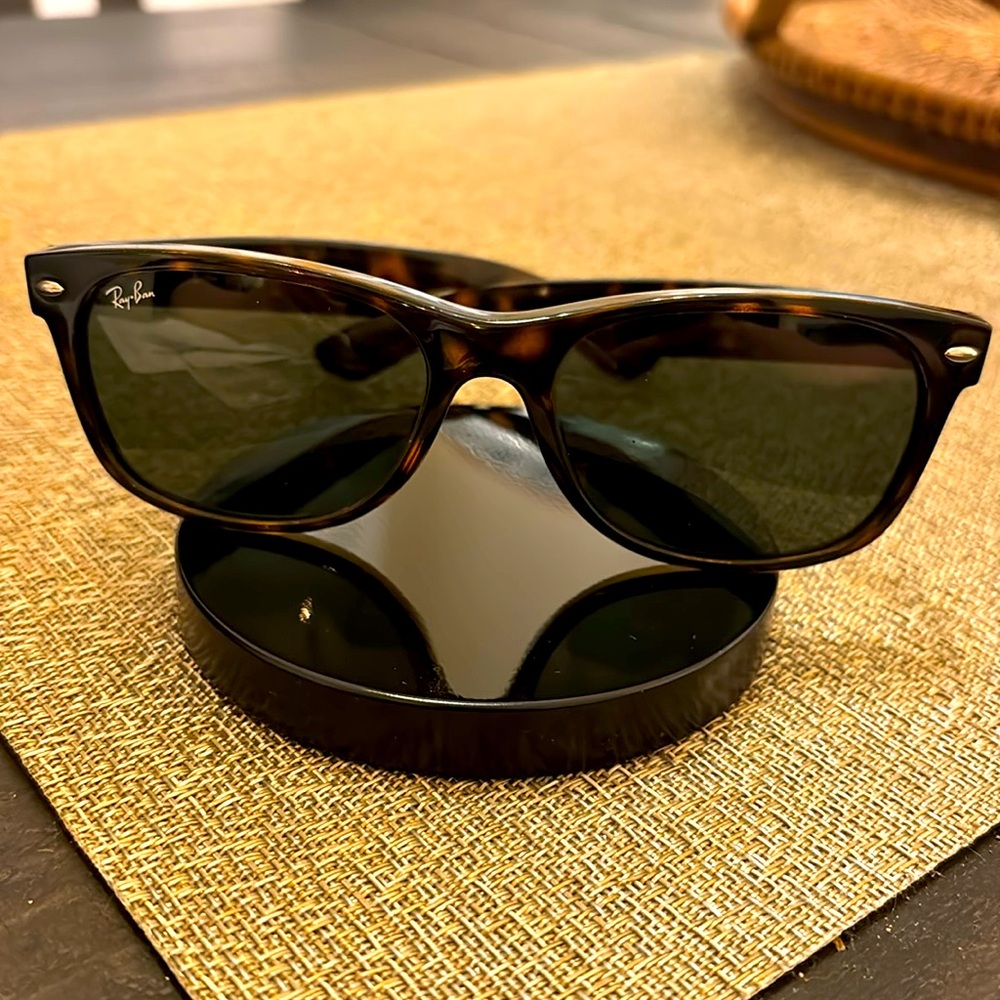 {Ray-Ban} Tortoise Brown Sunglasses